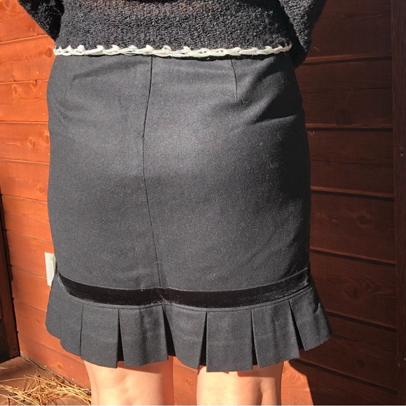 Banana Republic Black Skirt - Picture 4 of 11